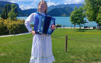 Zlata harmonika Bled 2026: velik uspeh naše učenke Nine Kobetič